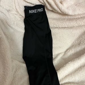Nike Pro Capri Leggings